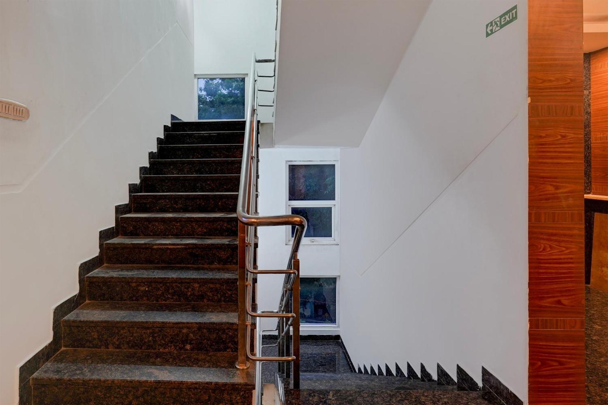 Super Townhouse Arcot Road Near Kauvery Hospital เชนไน ภายนอก รูปภาพ